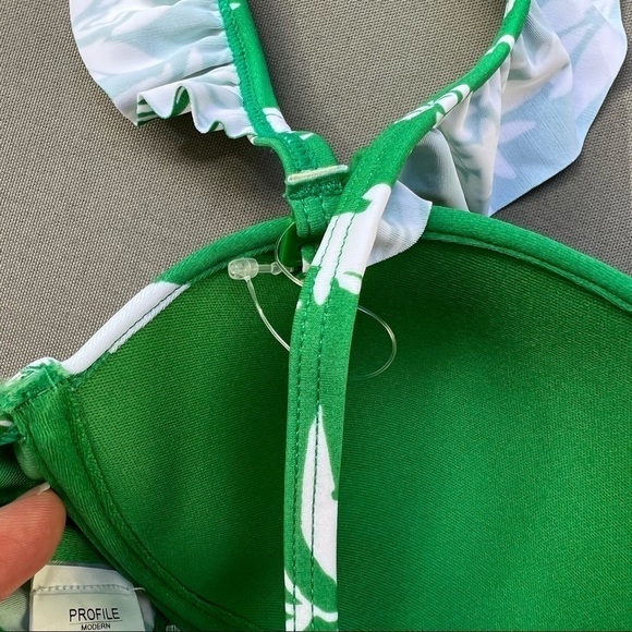 𝅺Gottex Ruffle Sleeve Leaf Print Bikini Top Green/White Sz 32C NWOT - Picture 9 of 11
